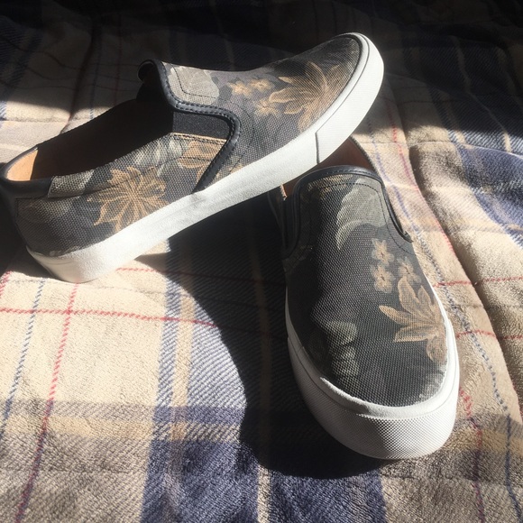 Coach Parker Print Slip-on in Hawaiian Palms - Picture 3 of 8